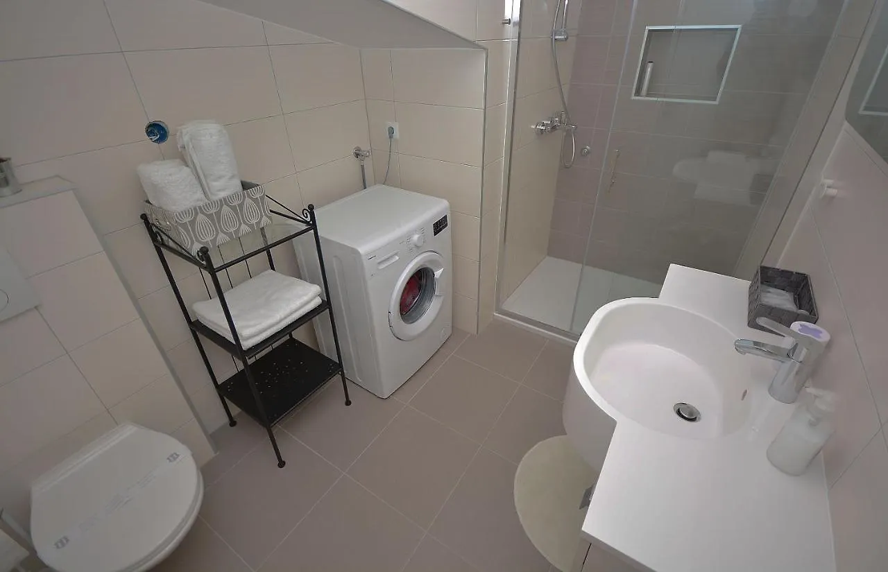 Apartment 3 With The Private Jacuzzi Turanj