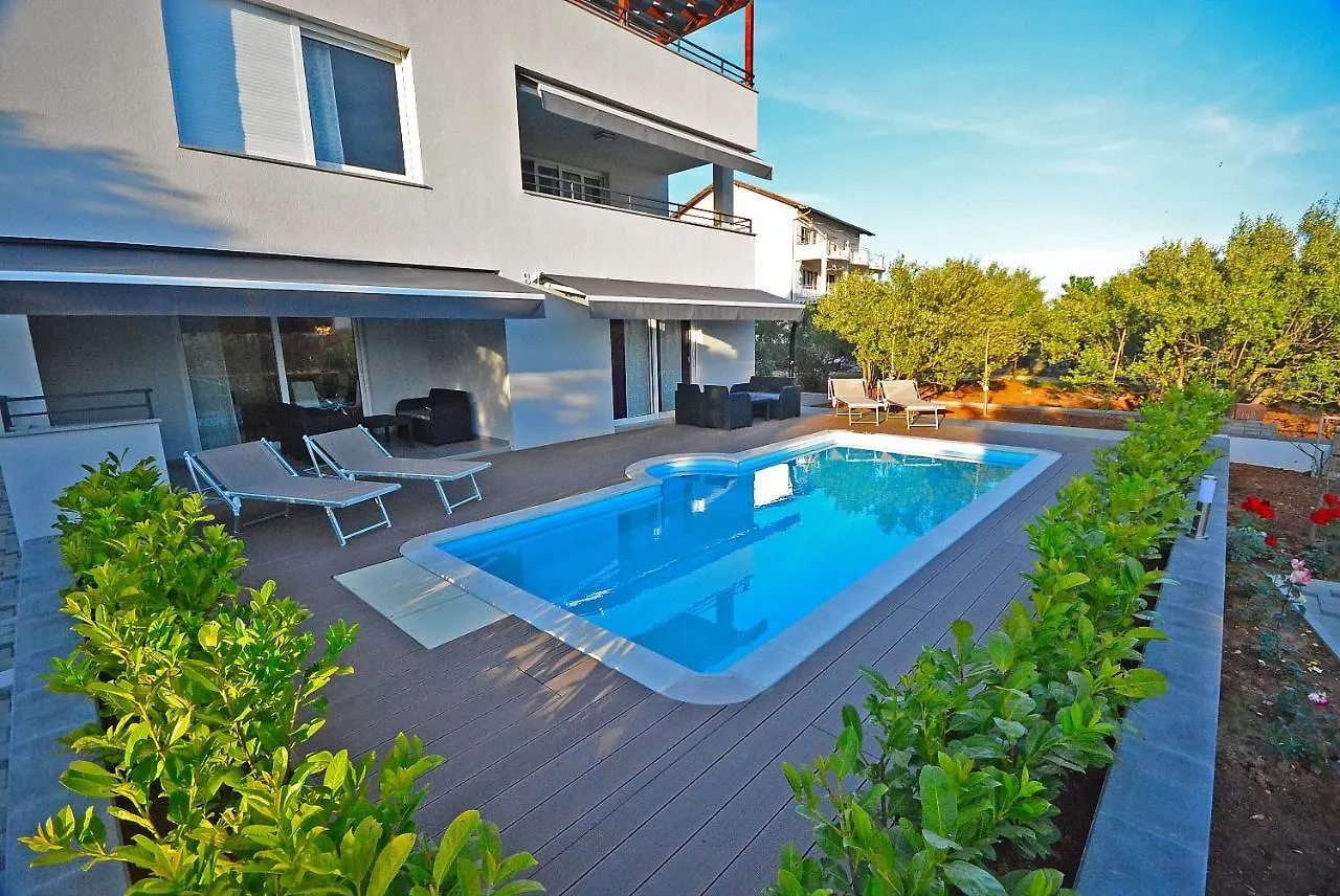 Apartment 3 With The Private Jacuzzi Turanj Croatia